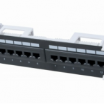 Panneau 12 port CAT5e équipé fixation murale